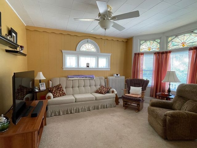 15 Valentine St, New Bedford, MA 02744