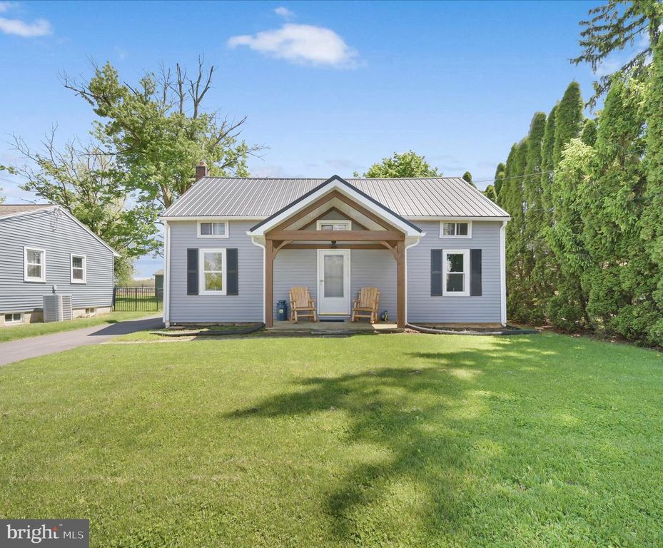 910 E EVERGREEN RD, Lebanon, PA 17042