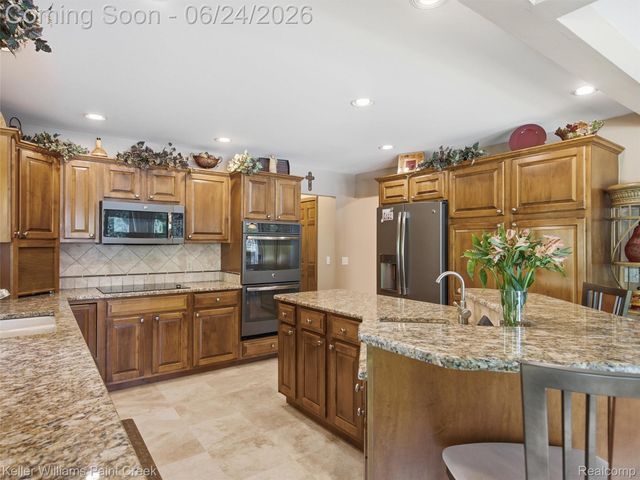 14863 Towering Oaks Drive, Shelby Charter Township, MI 48315