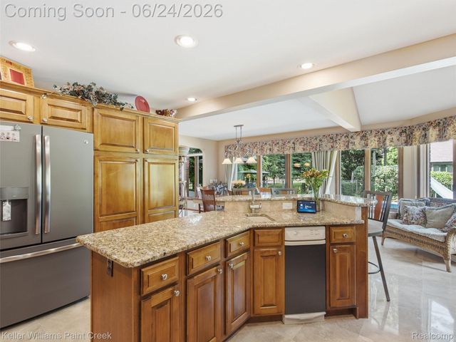 14863 Towering Oaks Drive, Shelby Charter Township, MI 48315