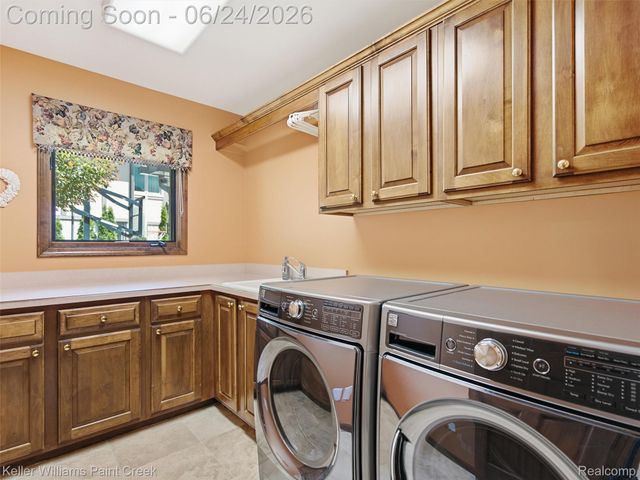 14863 Towering Oaks Drive, Shelby Charter Township, MI 48315