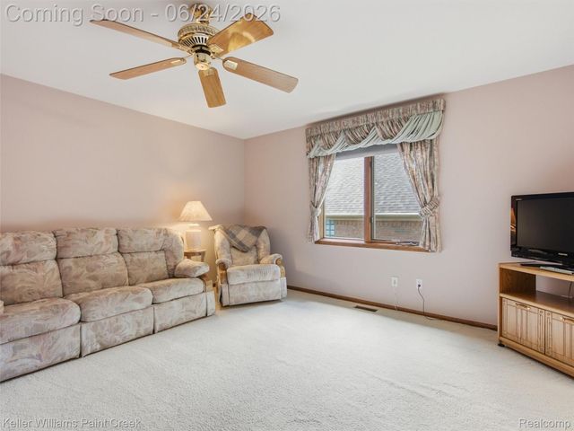 14863 Towering Oaks Drive, Shelby Charter Township, MI 48315