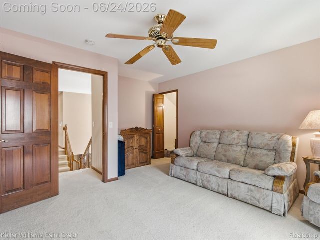 14863 Towering Oaks Drive, Shelby Charter Township, MI 48315