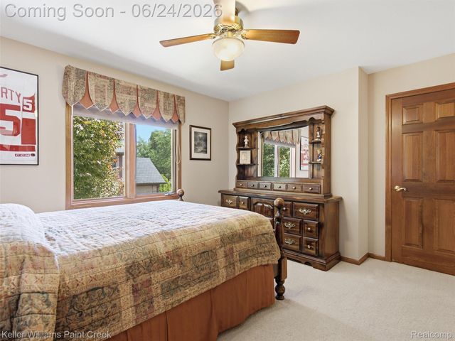 14863 Towering Oaks Drive, Shelby Charter Township, MI 48315