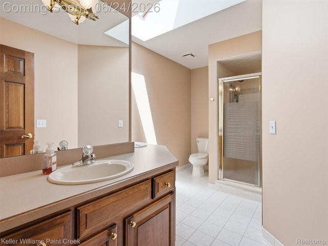 14863 Towering Oaks Drive, Shelby Charter Township, MI 48315