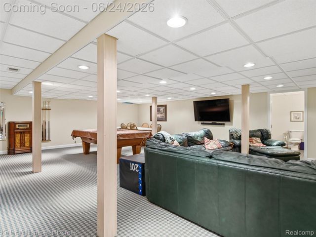 14863 Towering Oaks Drive, Shelby Charter Township, MI 48315