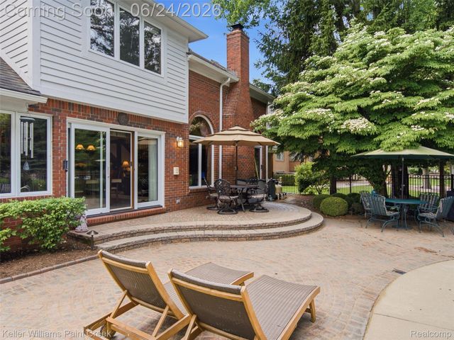 14863 Towering Oaks Drive, Shelby Charter Township, MI 48315