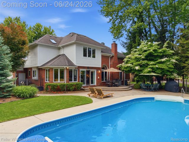 14863 Towering Oaks Drive, Shelby Charter Township, MI 48315