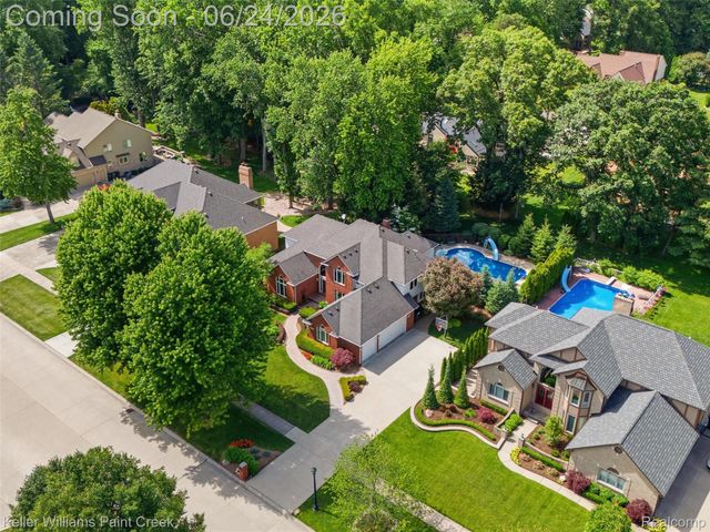 14863 Towering Oaks Drive, Shelby Charter Township, MI 48315