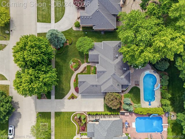 14863 Towering Oaks Drive, Shelby Charter Township, MI 48315