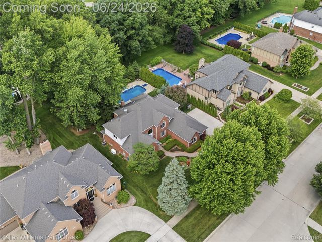 14863 Towering Oaks Drive, Shelby Charter Township, MI 48315