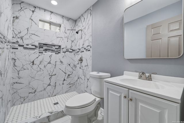 2258 W MILL ST, New Braunfels, TX 78130