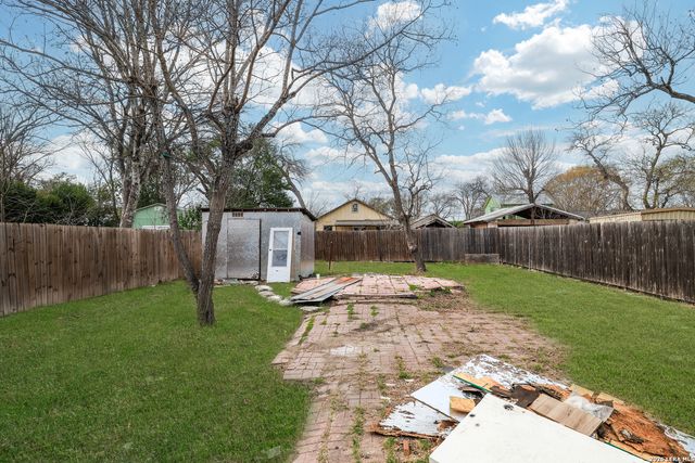 2258 W MILL ST, New Braunfels, TX 78130
