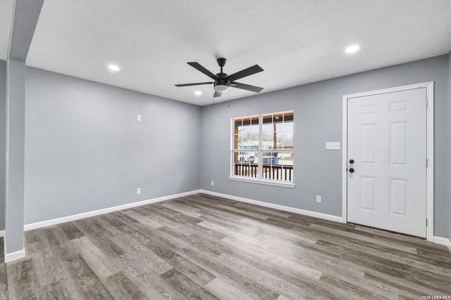2258 W MILL ST, New Braunfels, TX 78130