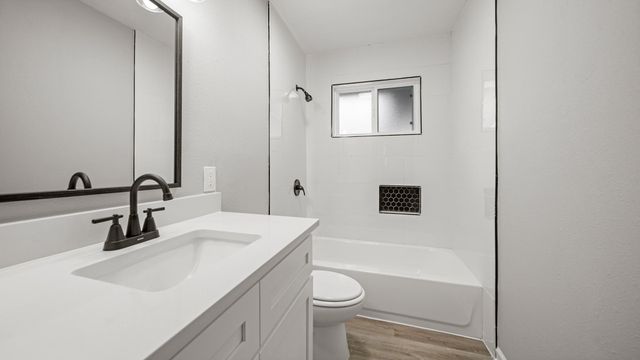 11330 Murr Way, Houston, TX 77048