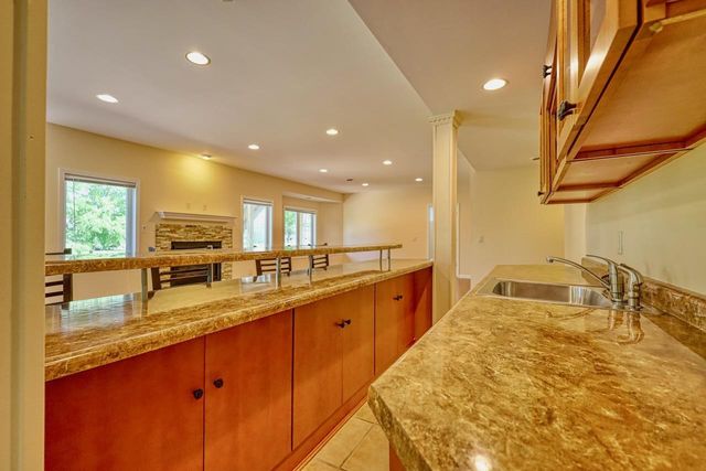 417 Skyview Drive, Waunakee, WI 53597