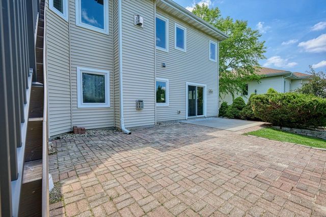 417 Skyview Drive, Waunakee, WI 53597
