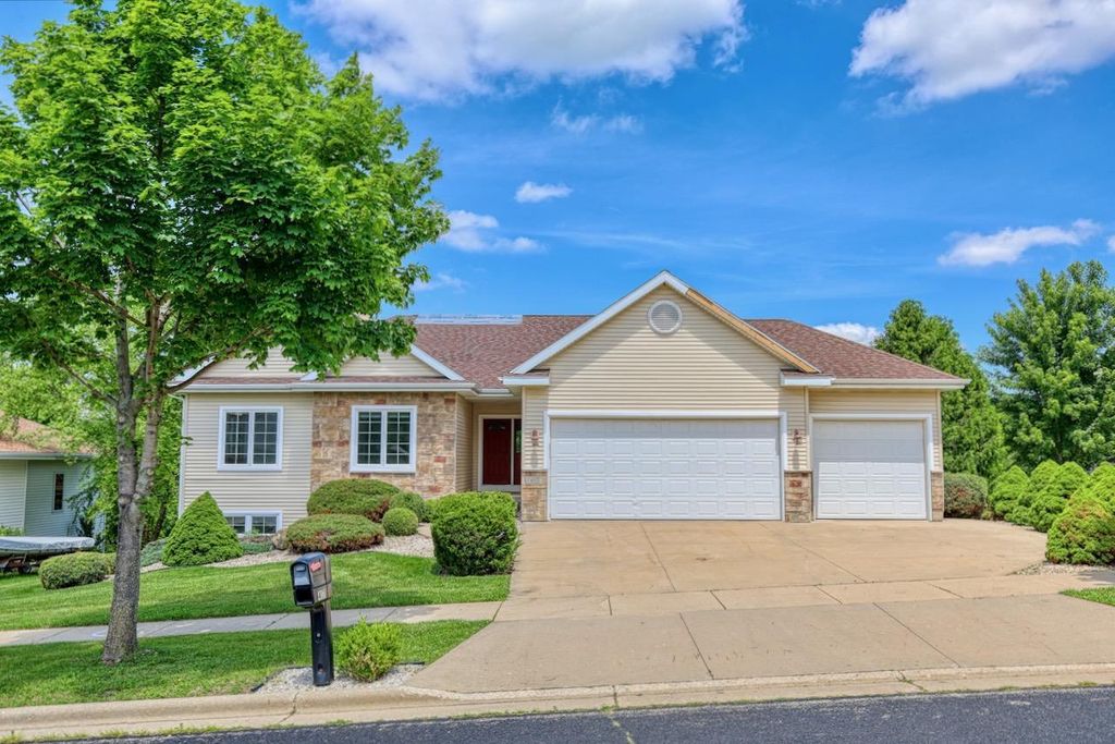 417 Skyview Drive, Waunakee, WI 53597