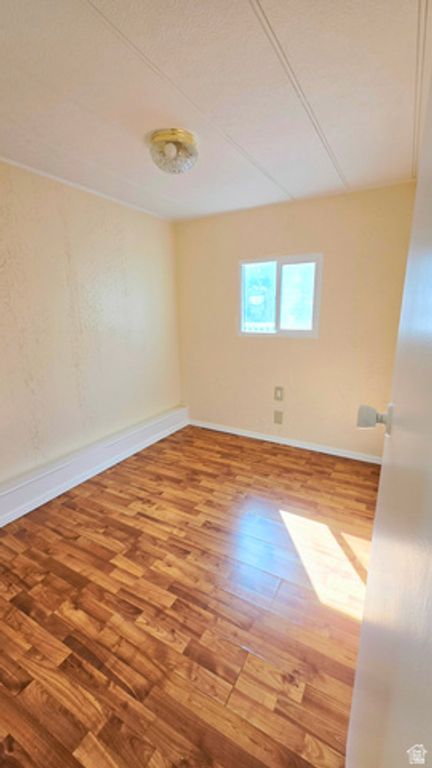 Image 11 of property listing at 680 N MAIN #D14, Kaysville, UT 84037