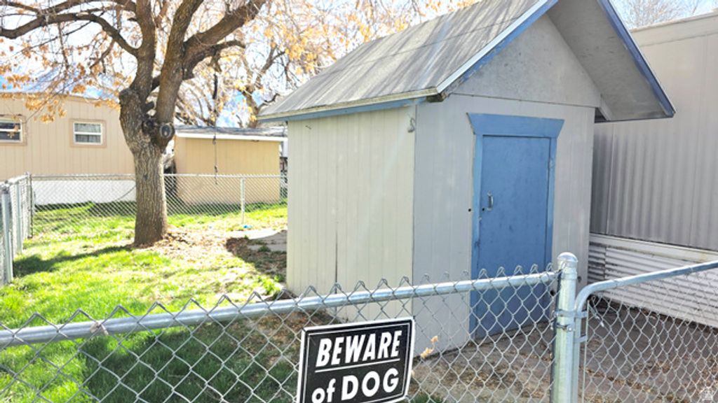 Image 13 of property listing at 680 N MAIN #D14, Kaysville, UT 84037