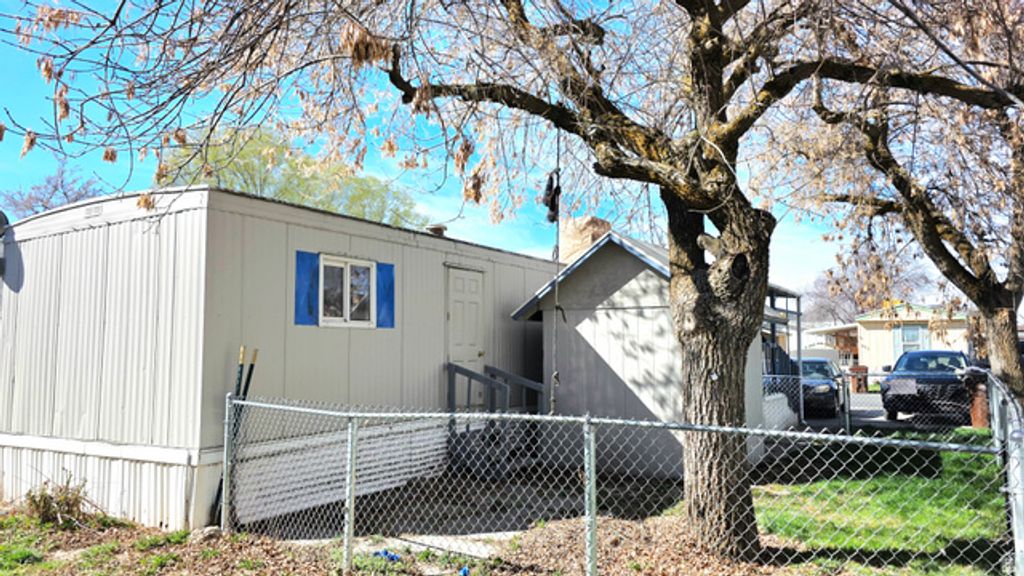 Image 14 of property listing at 680 N MAIN #D14, Kaysville, UT 84037