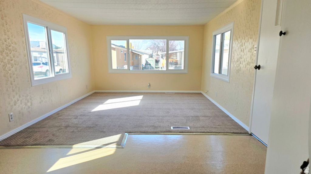 Image 4 of property listing at 680 N MAIN #D14, Kaysville, UT 84037