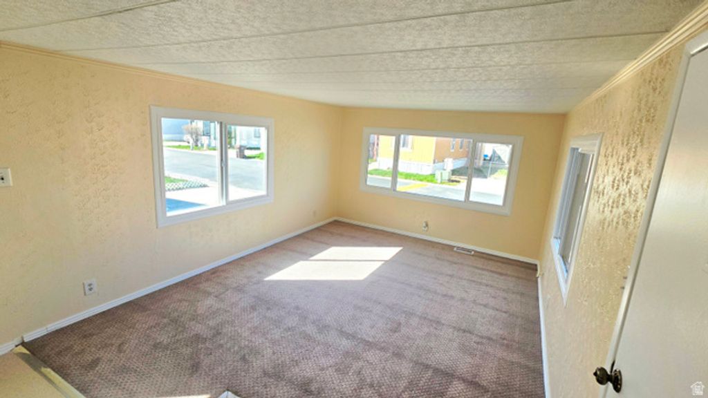 Image 6 of property listing at 680 N MAIN #D14, Kaysville, UT 84037