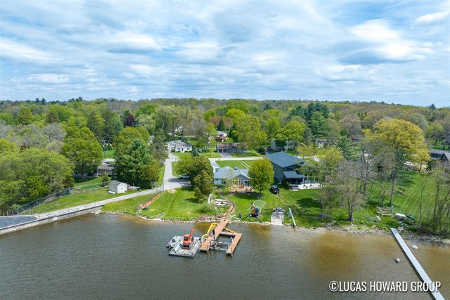 3054 Thorncrest Drive, Grand Rapids, MI 49546