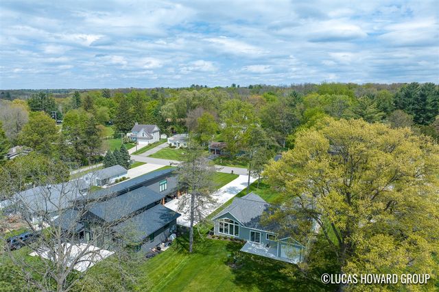 3054 Thorncrest Drive, Grand Rapids, MI 49546