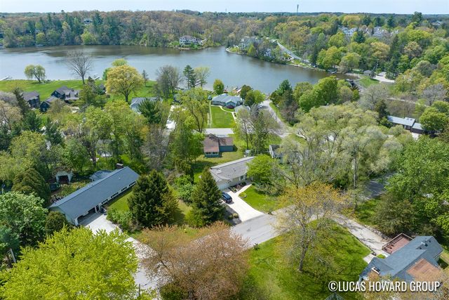 3054 Thorncrest Drive, Grand Rapids, MI 49546