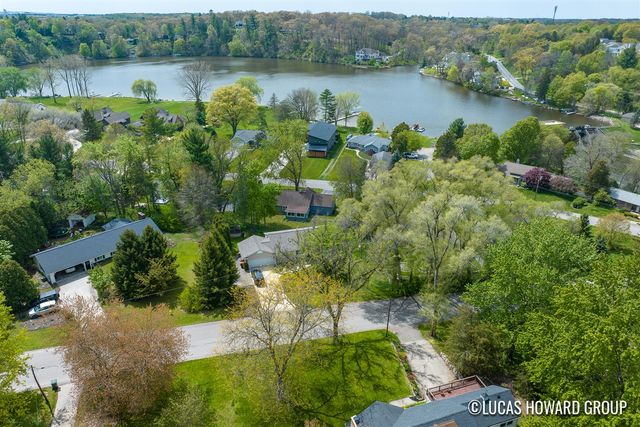3054 Thorncrest Drive, Grand Rapids, MI 49546