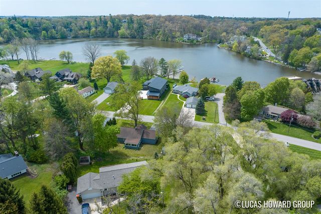 3054 Thorncrest Drive, Grand Rapids, MI 49546