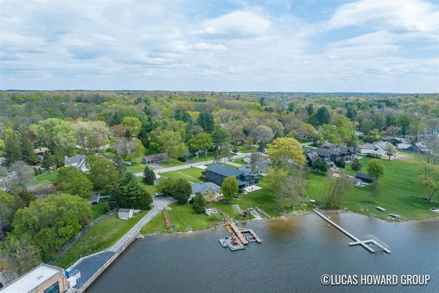 3054 Thorncrest Drive, Grand Rapids, MI 49546