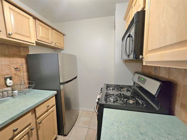 87-70 173 Street 4D, Jamaica, NY 11432