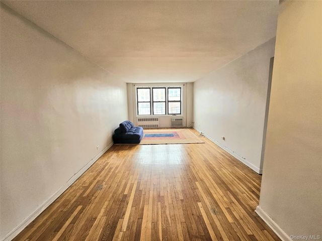 87-70 173 Street 4D, Jamaica, NY 11432