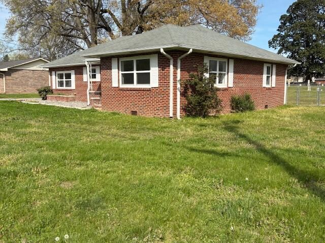 202 Magnolia Avenue, Jasper, TN 37347