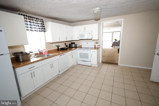 1278 W OAK RD, Vineland, NJ 08360