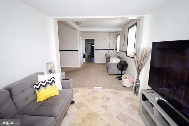 1278 W OAK RD, Vineland, NJ 08360