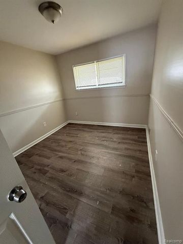 31682 Carlisle Parkway, Wayne, MI 48184