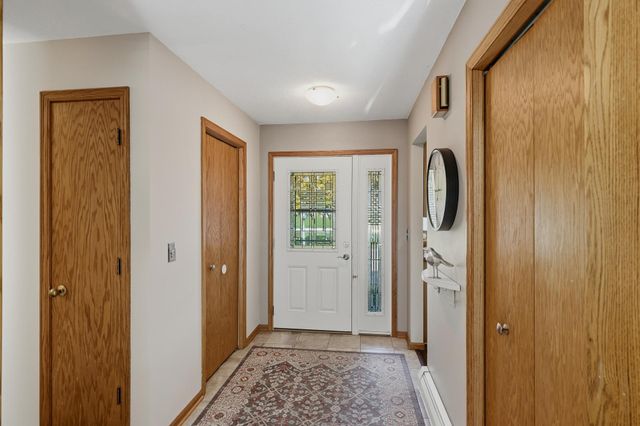 2508 Knoll Circle, Maplewood, MN 55109