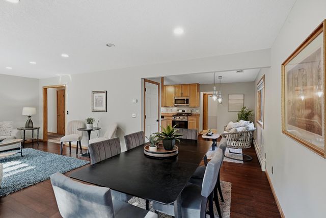 2508 Knoll Circle, Maplewood, MN 55109