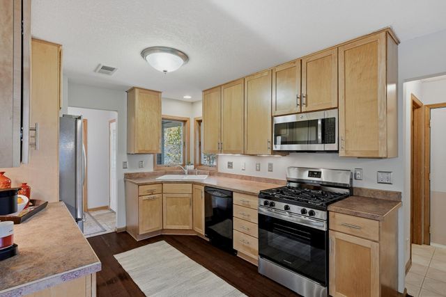 2508 Knoll Circle, Maplewood, MN 55109