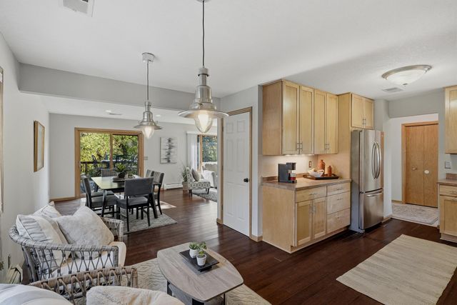2508 Knoll Circle, Maplewood, MN 55109