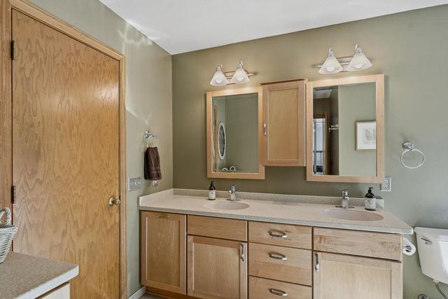 2508 Knoll Circle, Maplewood, MN 55109