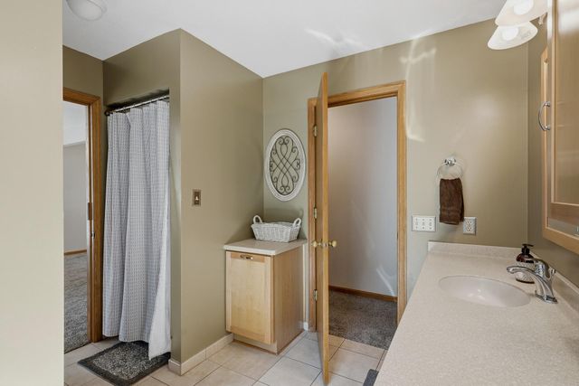 2508 Knoll Circle, Maplewood, MN 55109