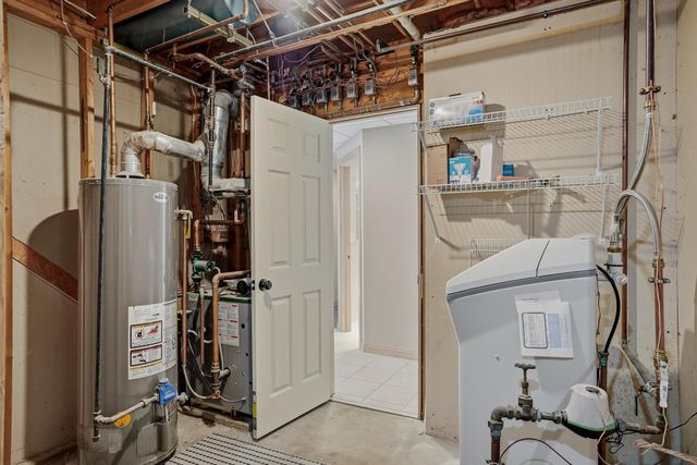 2508 Knoll Circle, Maplewood, MN 55109
