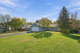 2508 Knoll Circle, Maplewood, MN 55109