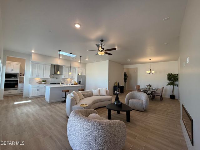 13761 Centro Vista Avenue, Horizon City, TX 79928