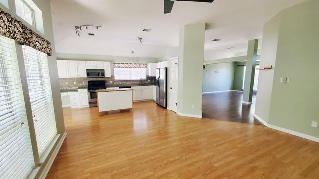 201 Rio Vista DR, Georgetown, TX 78626