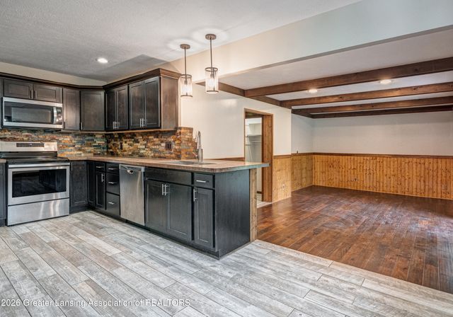 1101 Northcrest Road, Lansing, MI 48906